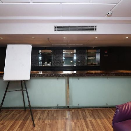 Capital O 19296 Joy Inn & Suites Bhiwadi Esterno foto