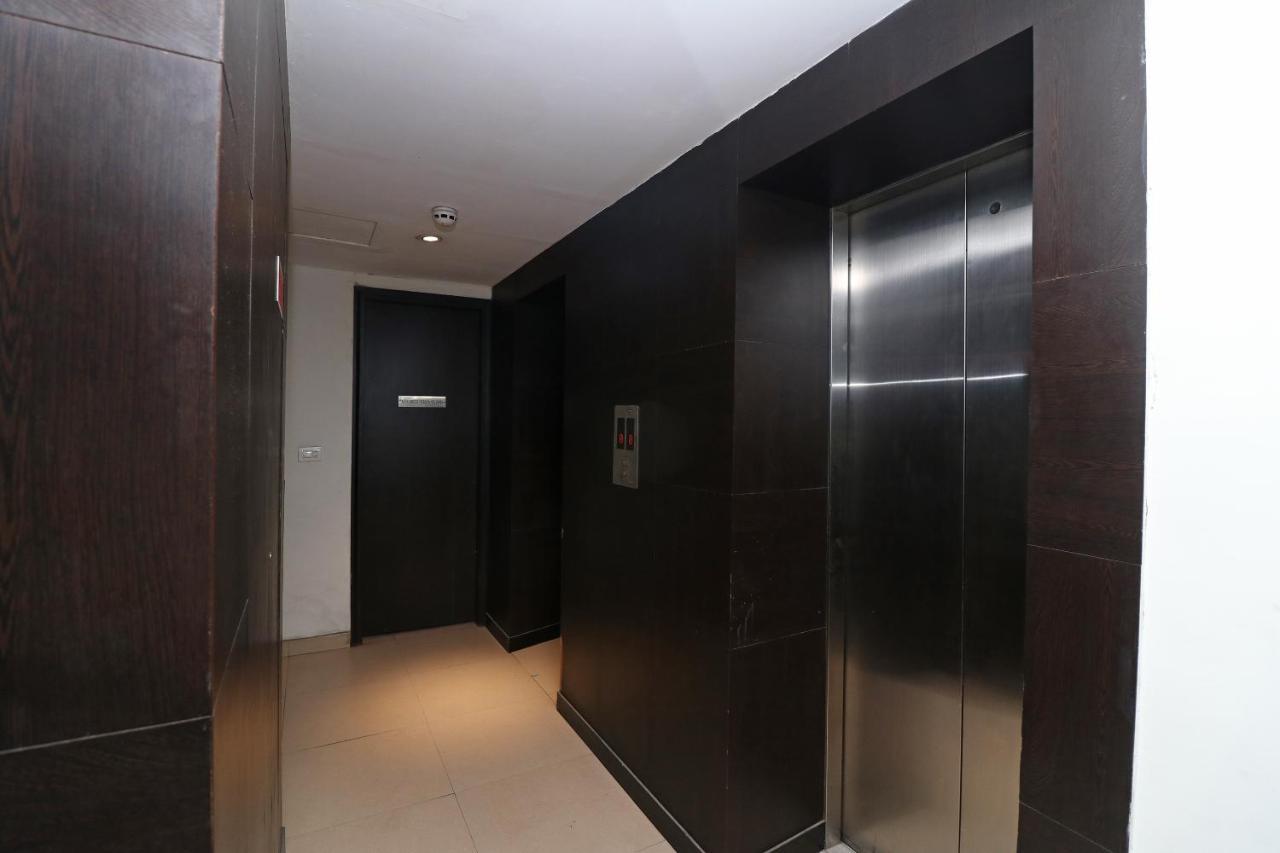 Capital O 19296 Joy Inn & Suites Bhiwadi Esterno foto