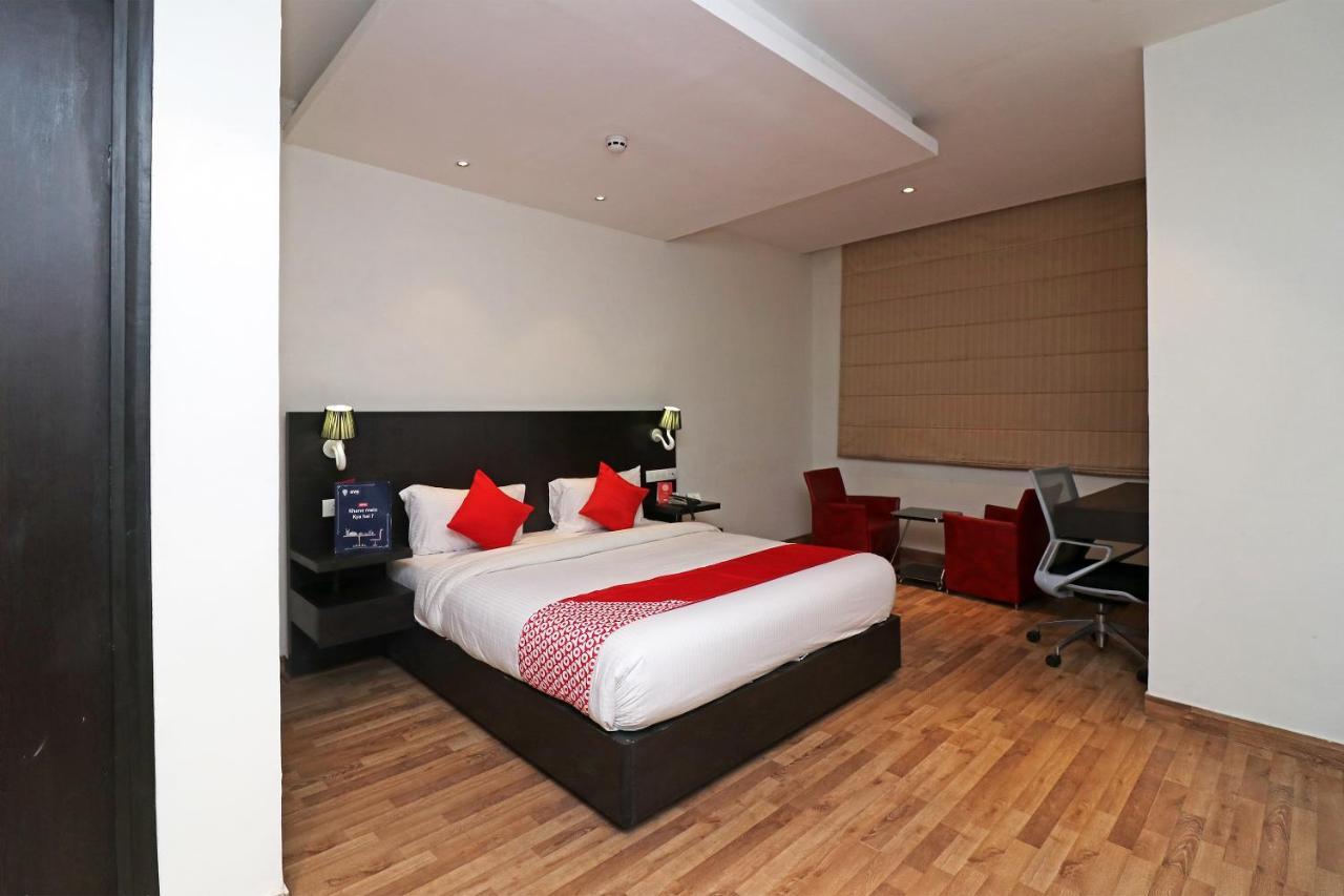 Capital O 19296 Joy Inn & Suites Bhiwadi Esterno foto