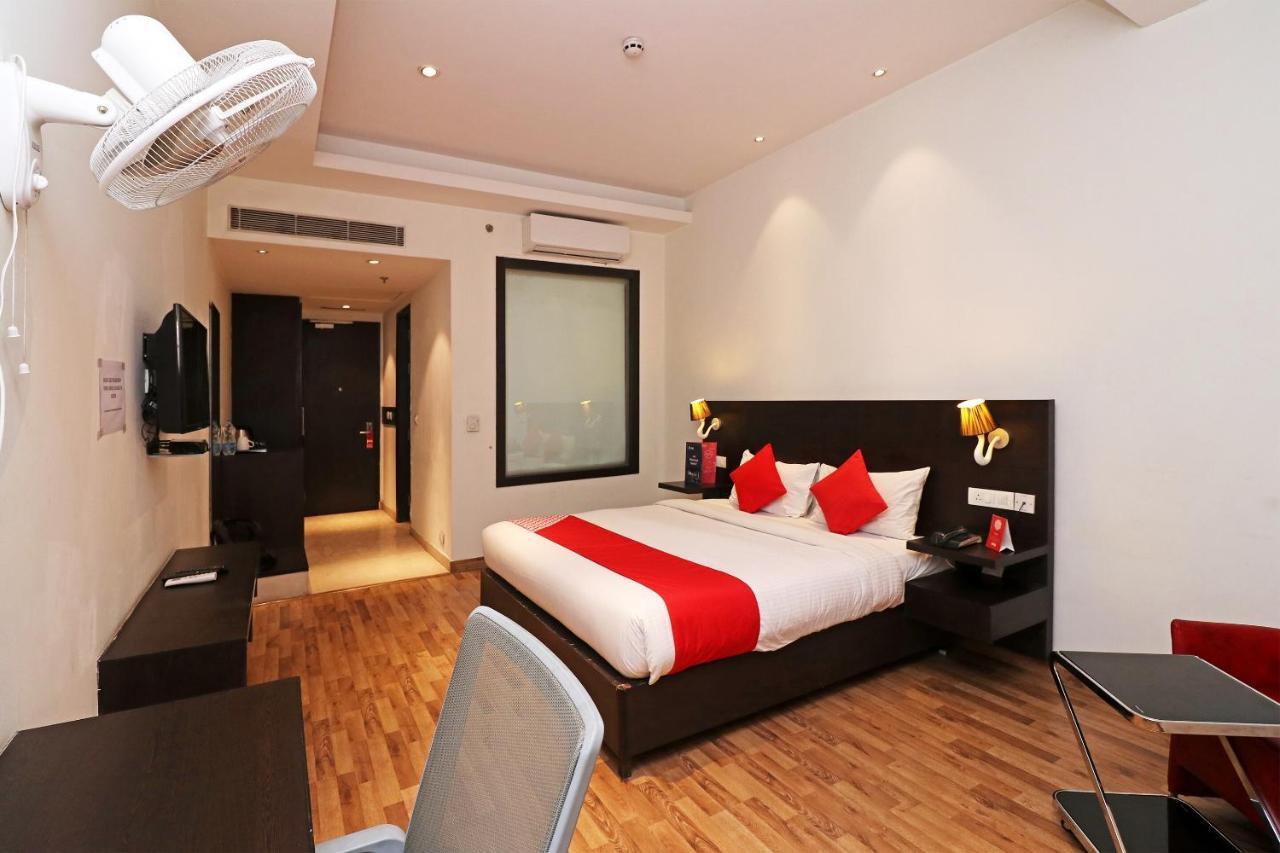 Capital O 19296 Joy Inn & Suites Bhiwadi Esterno foto
